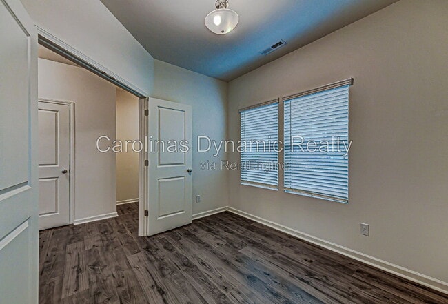 Photo - 4014 Beacon Ave