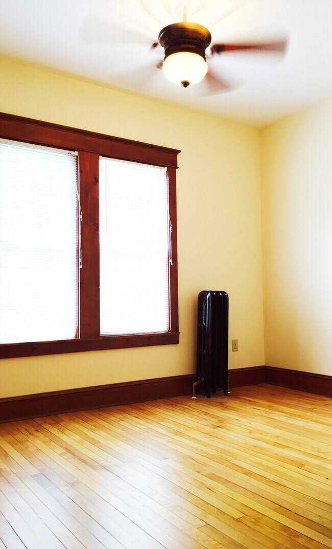 411 Colchester Ave Unit B