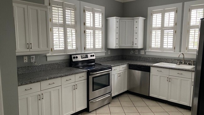 Photo - 3 Bedroom 2.5 Bath House in Radcliffeborough - Downtown Charleston