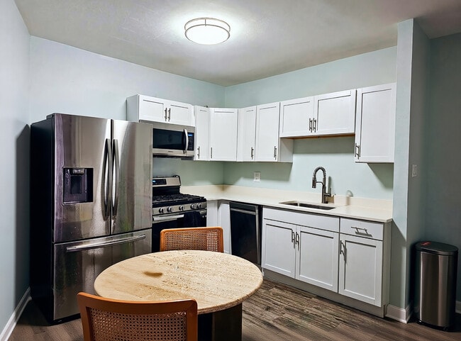 Photo - 4102 N Kedzie Ave Unit 2E