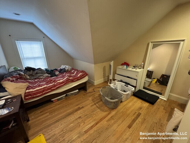 Photo - 27 Lothrop St Unit 2