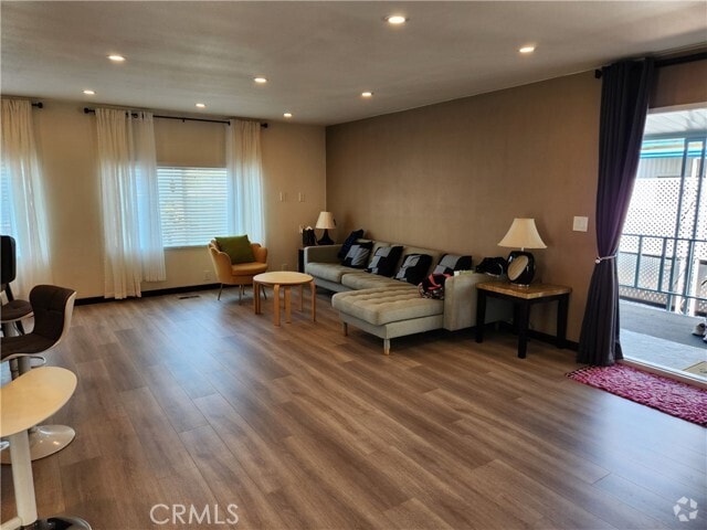 Building Photo - 4800 Daleview Ave Rental