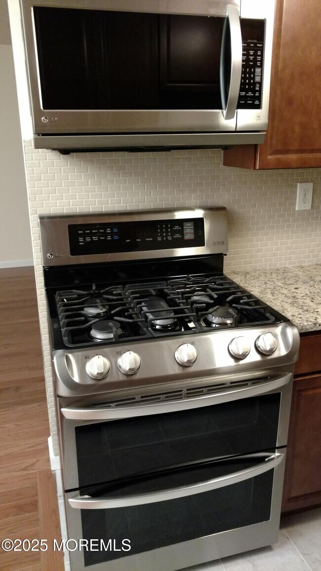 Photo - 32 Manchester Ct Unit D