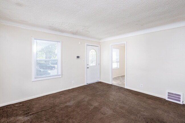 Photo - 20209 Revere St