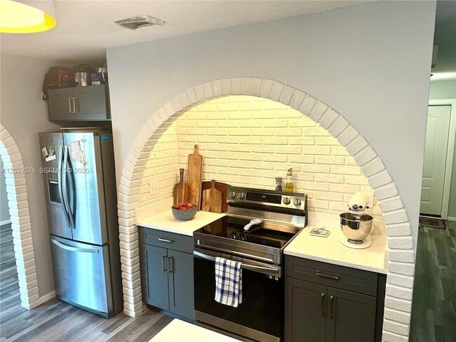 Photo - 1063 Wexford Way