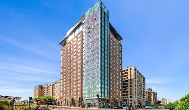 Luxury apartments in the heart of Boston - One Greenway Apartments