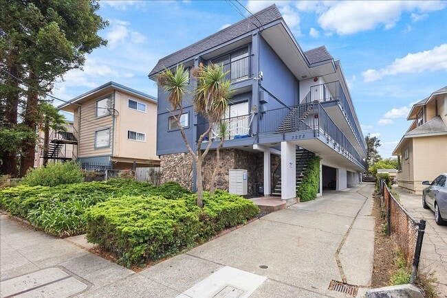 Photo - 2228 Lincoln Ave Unit 2228 Lincoln Ave #K - LU