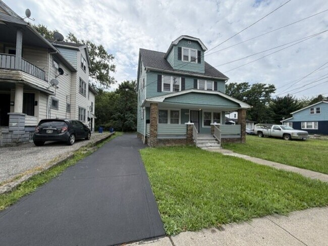 11402 Avon Ave