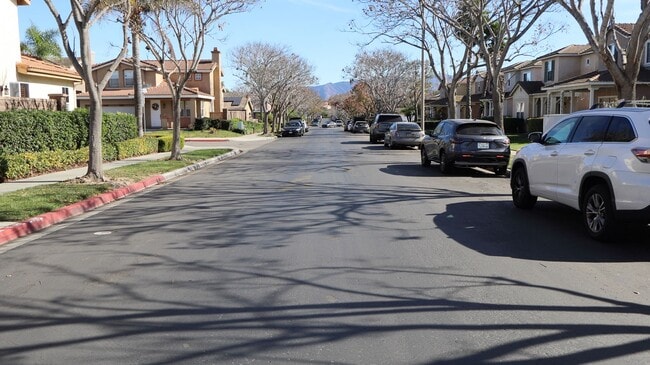 Photo - 3 bedrooms 2.5 baths  house in Eastlake- Chula Vista