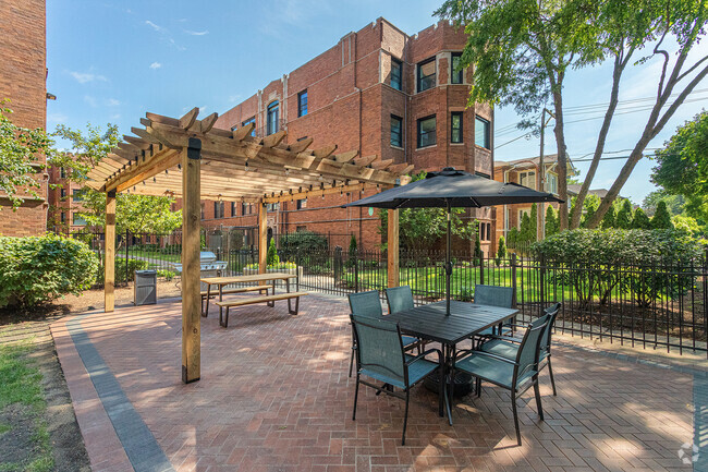 Building Photo - 1552.5 W Juneway Terrace Unit 3H Rental