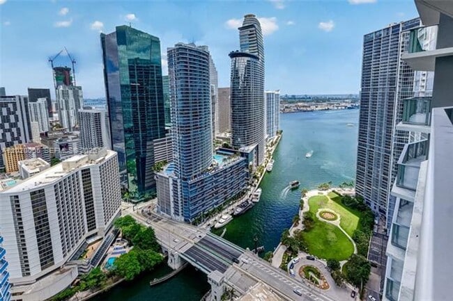 Photo - 77 SE 5th St Unidad 77 5th Street # 4202