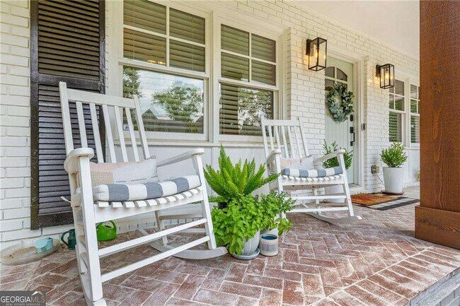 Photo - 2357 Cortez Way NE