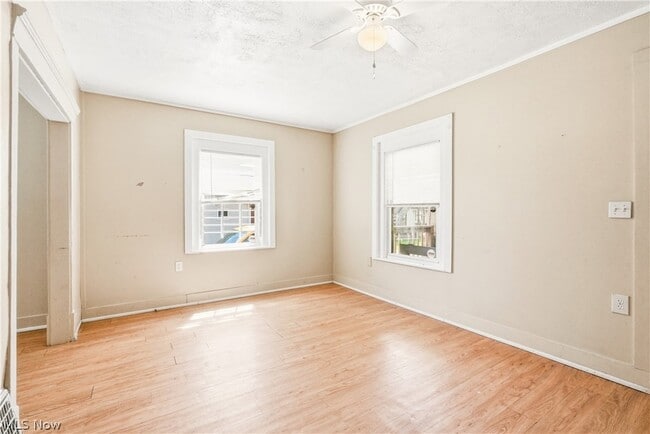 285 Sumner Ct