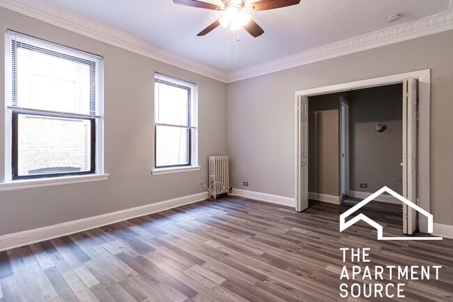 Building Photo - 3835 N Fremont St Unit 306