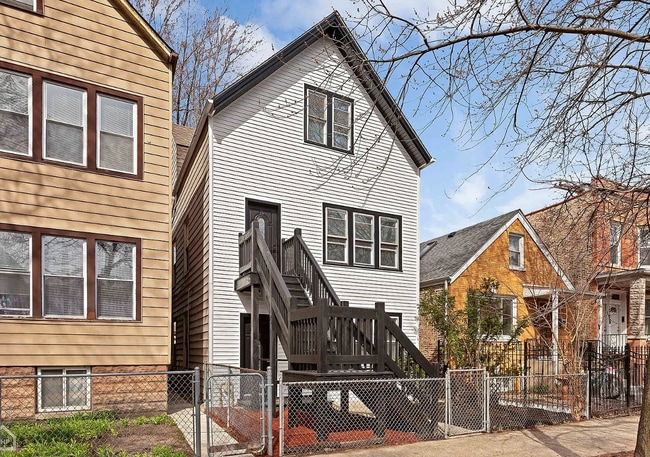Building Photo - 2980 N Ridgeway Ave Unit #1 Rental