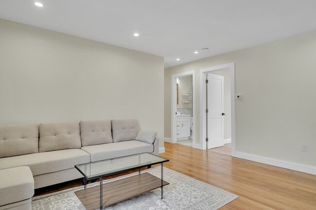 Photo - 52 Holyoke St Unit 2