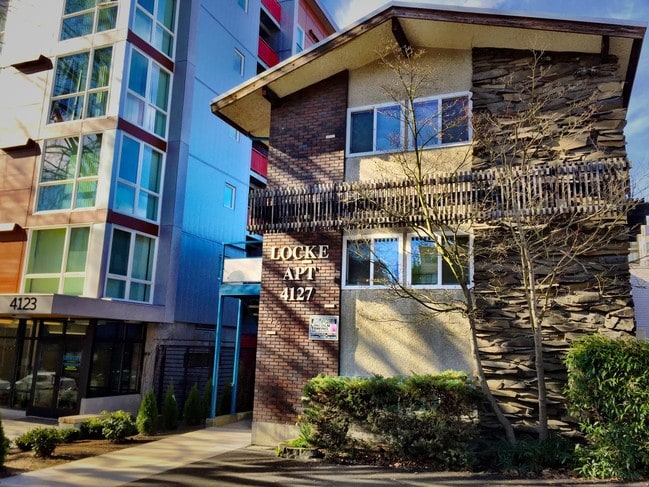 Portage Bay Apartments For Rent Seattle Wa Photo 4127 12th Ave Ne Unit 3