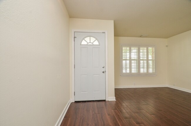 Photo - 6230 Canyon Rock Way