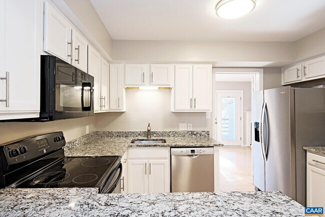 Photo - 1032 Cheshire Ct