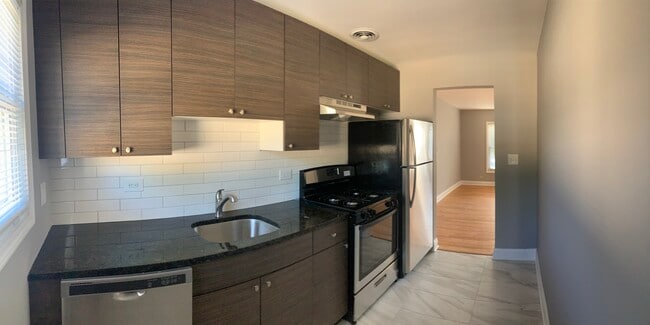 Building Photo - 1149 Deerfield Rd Unit A