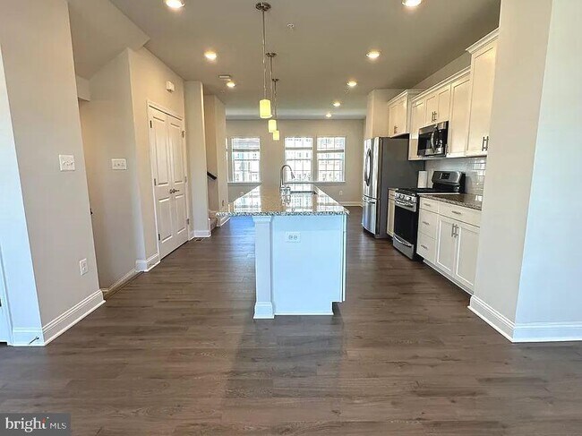 Photo - 7585 Marston Way