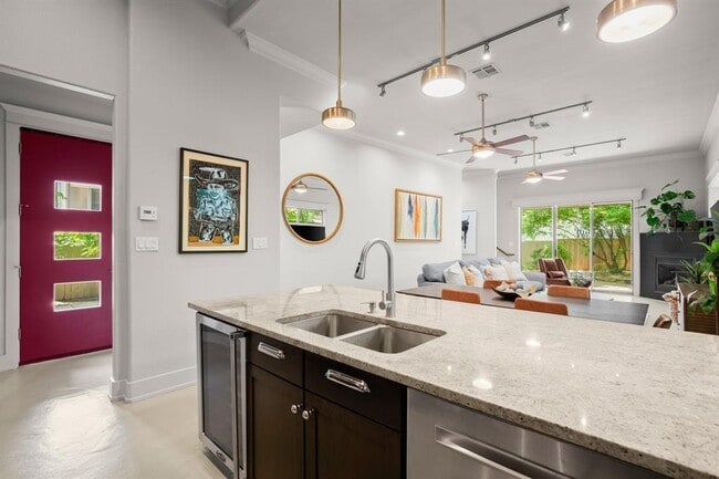 Photo - 2013 Ashby Ave Unit B