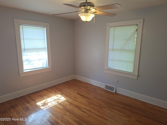 Photo - 612 S Oak St