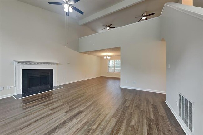 Photo - 4740 Minden Chase