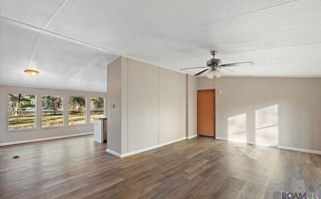 Photo - 9853 Springfield Rd