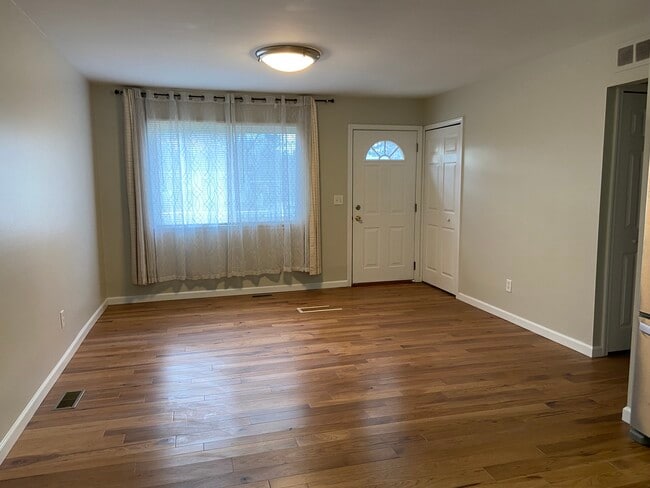 Living Room - 793 Robertson Dr House
