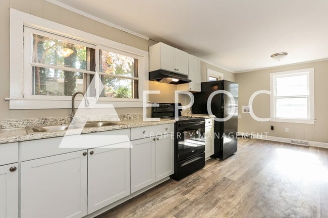 Photo - 1308 Madison St