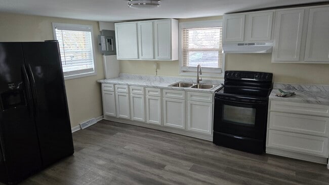 Photo - 1717 Eastwood Ave