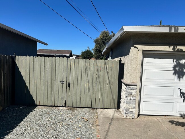 Photo - 131 S Olive Ave