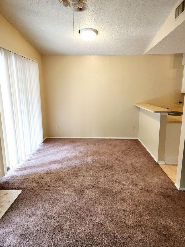 Photo - Affordable duplex in convenient location!