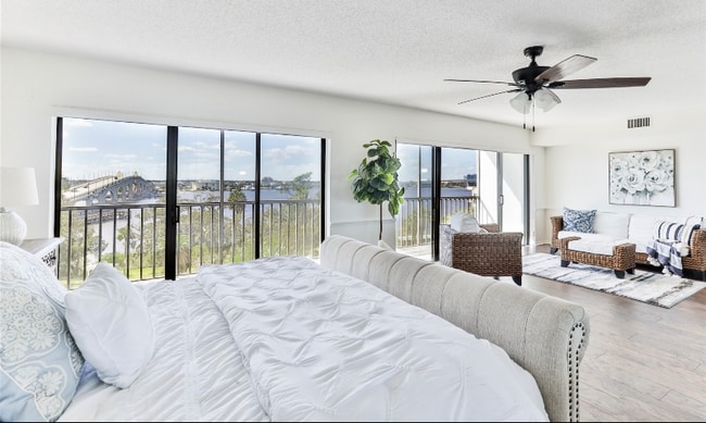 Photo - 944 S Peninsula Dr