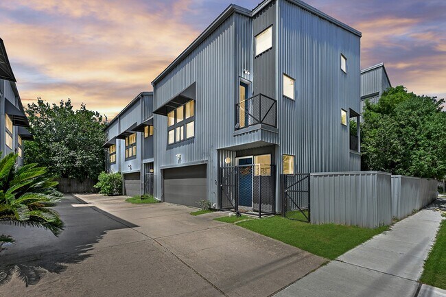 Building Photo - 1504 Cleveland St