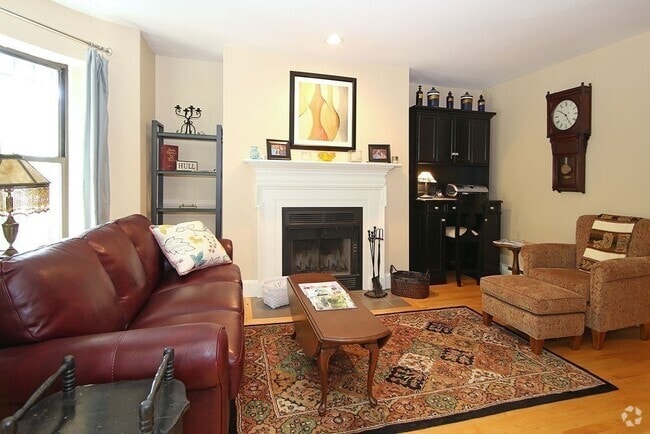 Building Photo - 211 W Newton St Unit 2 Rental