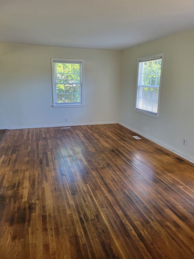 Photo - Charming 2br 1ba Home! Available Now!