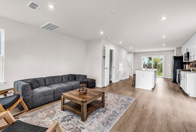 Photo - 2504 Rowyn St