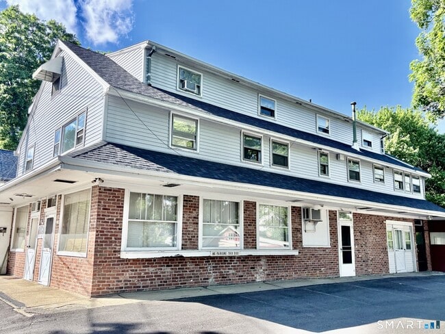 Building Photo - 8 Burnham St Unit 2A