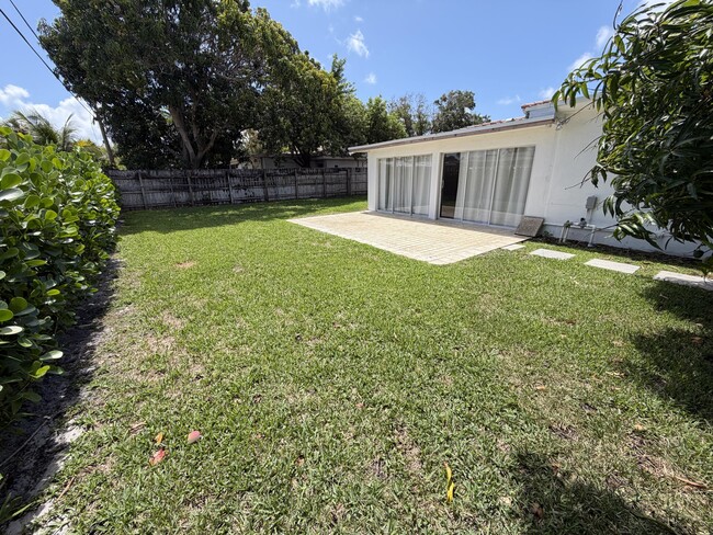 Photo - 349 NE 31st St