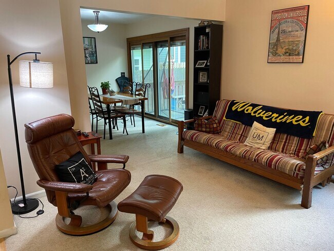 Photo - 2 Bedroom 2.5 Bathroom Condo close to Down...