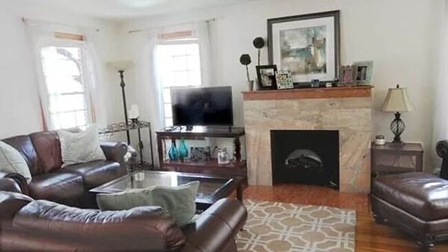 Photo - SFH Brick Colonial beauty!