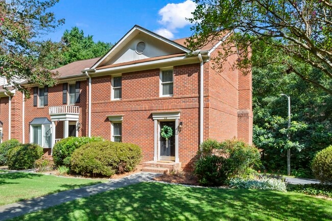 Photo - 28 Huntington Pl Dr