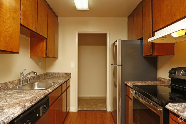 Photo - McClellan Terrace