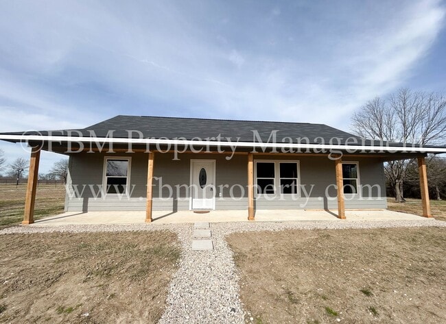 Photo - 21 SW County Rd