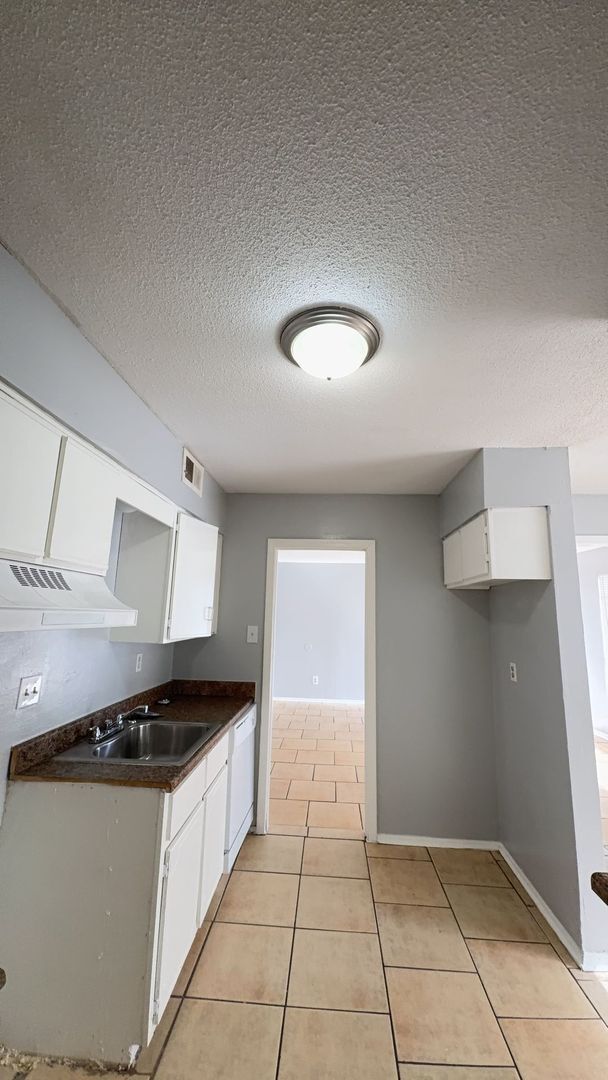 Photo - Spacious 3BR/2BA Duplex with Large Backyard – Memphis