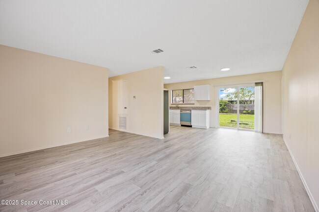 Photo - 1426 Leeward Ave SE