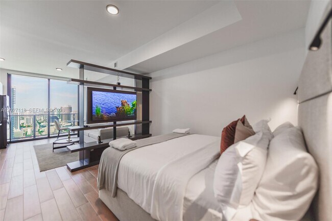 Photo - 398 NE 5th St Unidad 3505