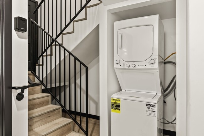 Photo - 10773 Ashton Ave Unidad Single Room - 5